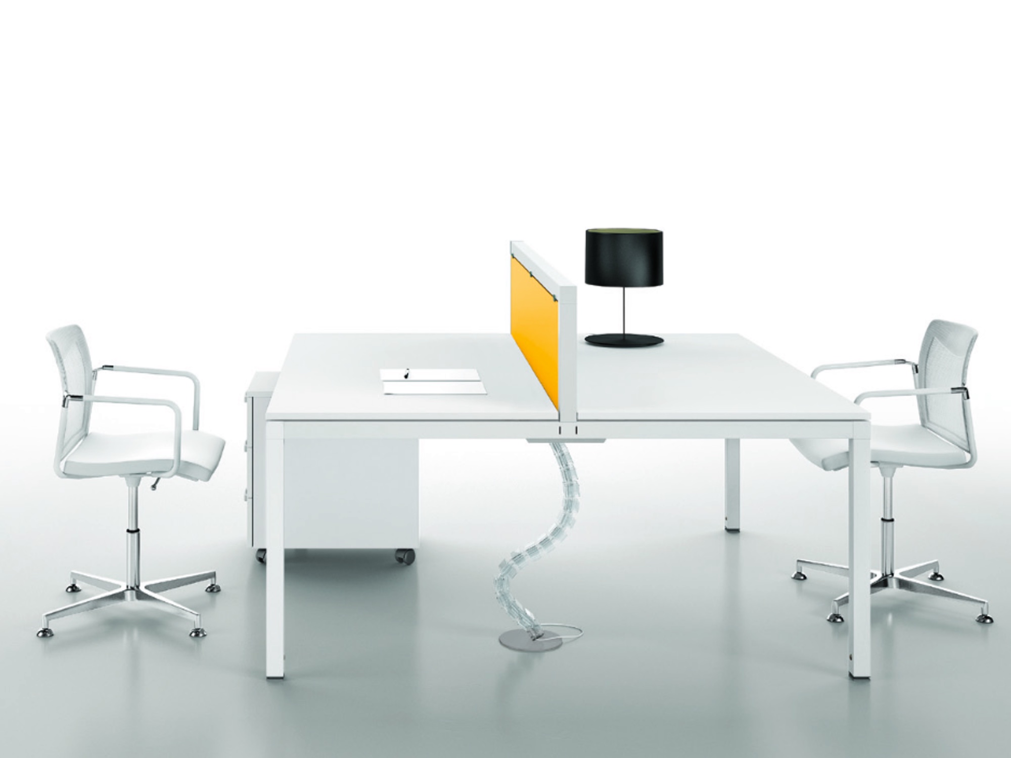 frezza LINK 2er Bench Teamarbeitsplatz mit Screen und Kabelwanne