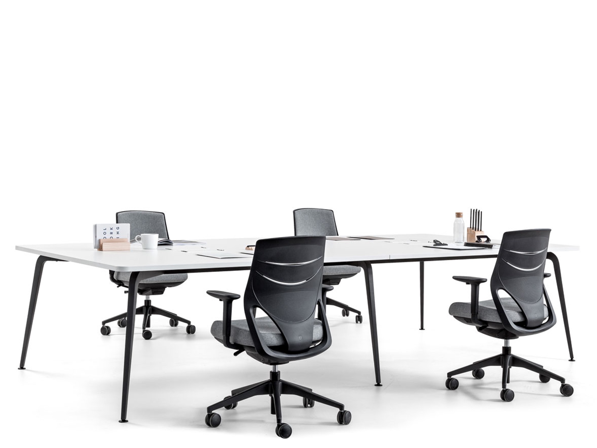 Hochwertiger 4er Arbeitsplatz Schreibtisch mit vielen Möglichkeiten