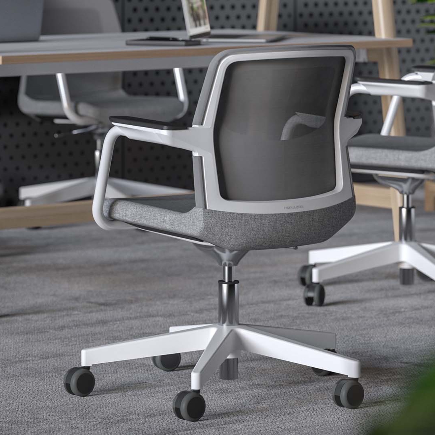 RAIN - preiswertiger Konferenzstuhl im modernen Design mit Rollen