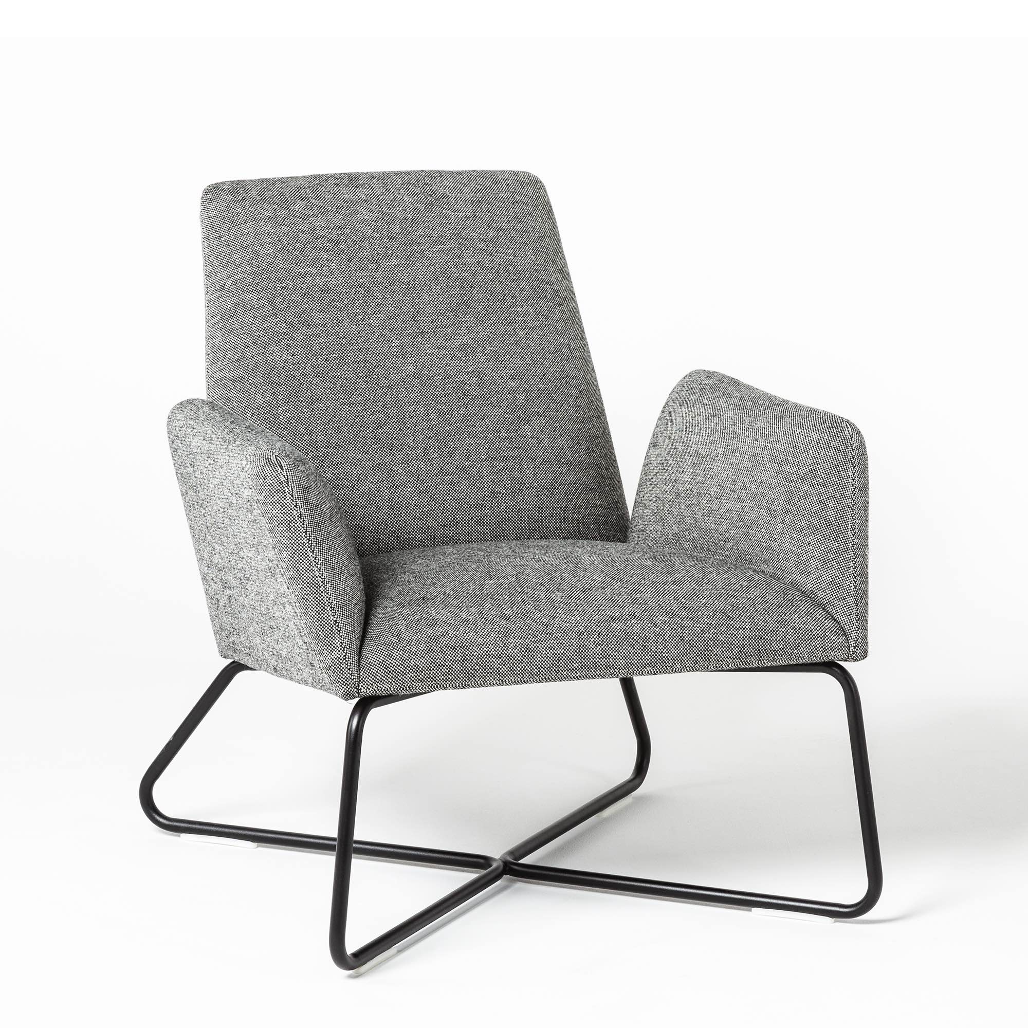 Noti Manta Sessel mittel mit Metallgestell