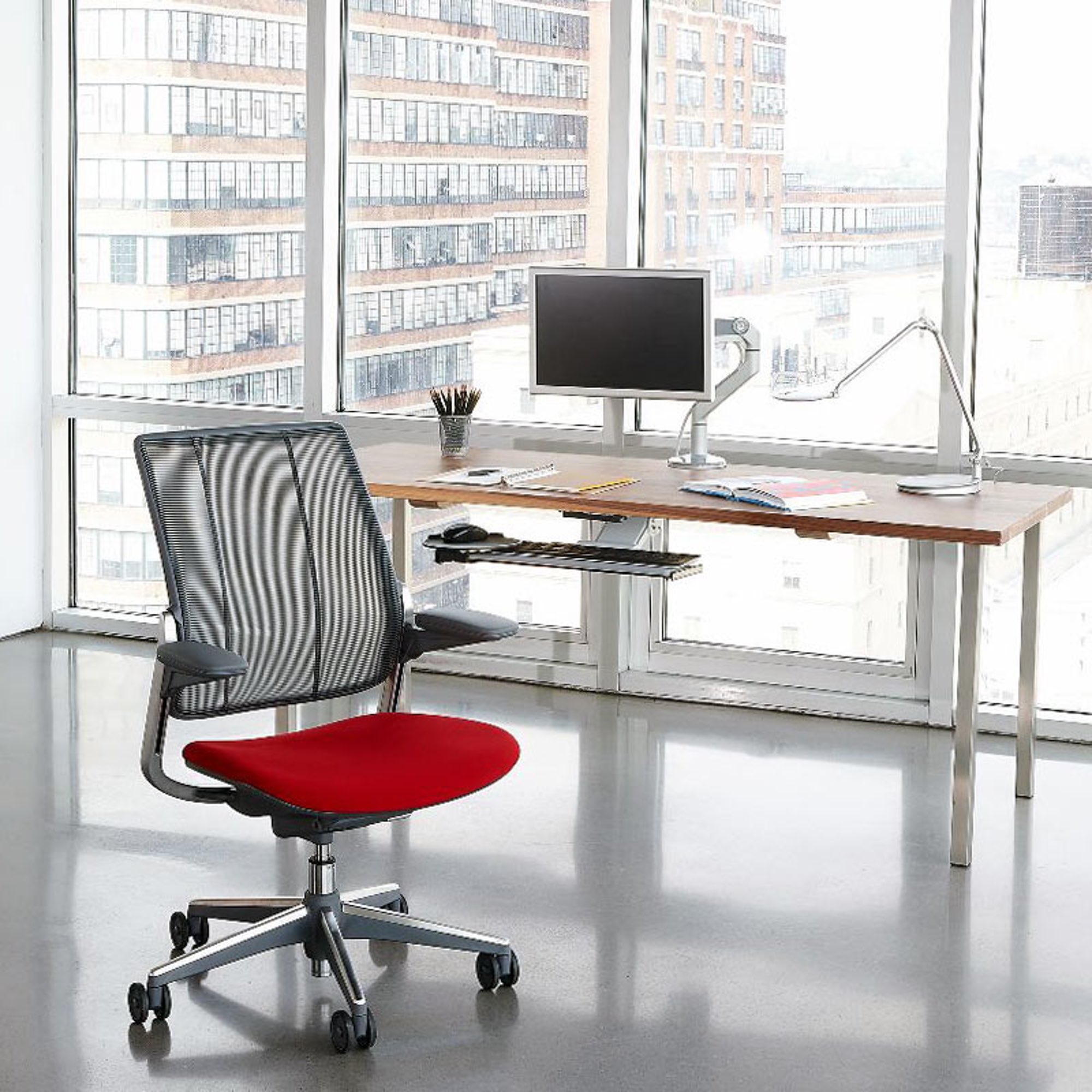 Humanscale Monitorarm M8 Doppelmonitorhalter mit Querstrebe