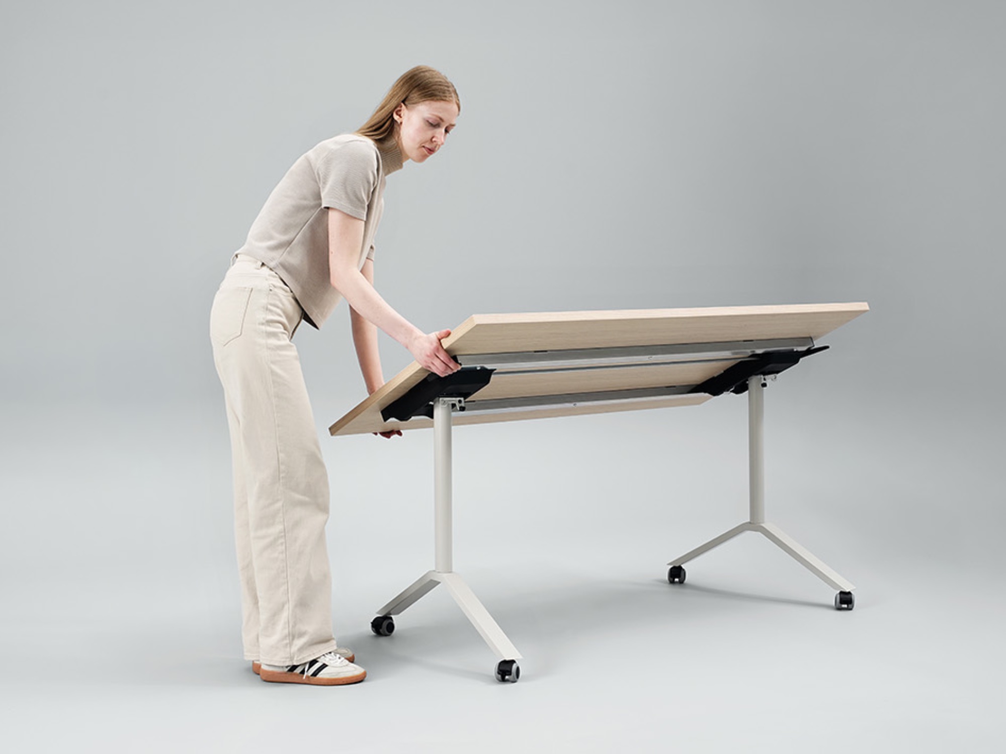 FLIP-DESK2 Klapptisch Halbkreisform mit Rollen - klappbar und rollbar