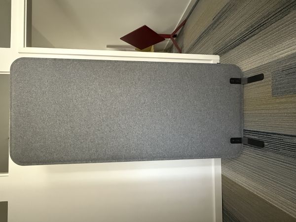 ABVERKAUF: 186x80 Akustikstellwand in Stoff grau - Fuß schwarz