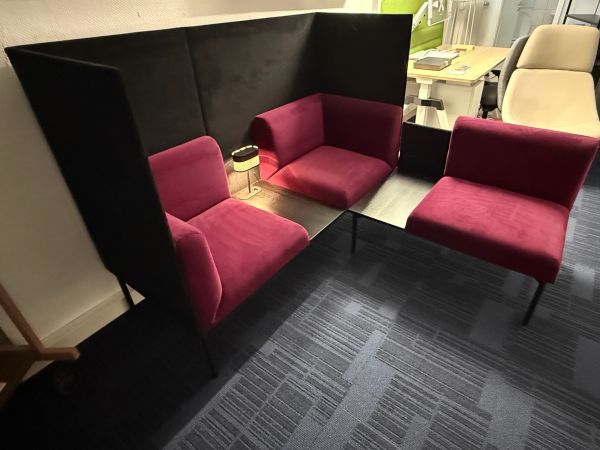 ABVERKAUF : Noti Loungesofa SONA als 2,5-Sitzer + 1-Sitzer + Leuchte